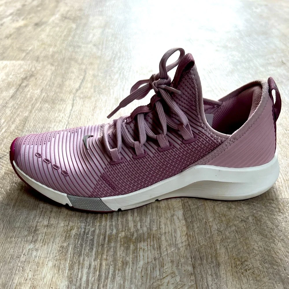 Nike zoom sneakers